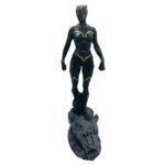 Estatueta Colecionável Pantera Negra Shuri Resina 23cm